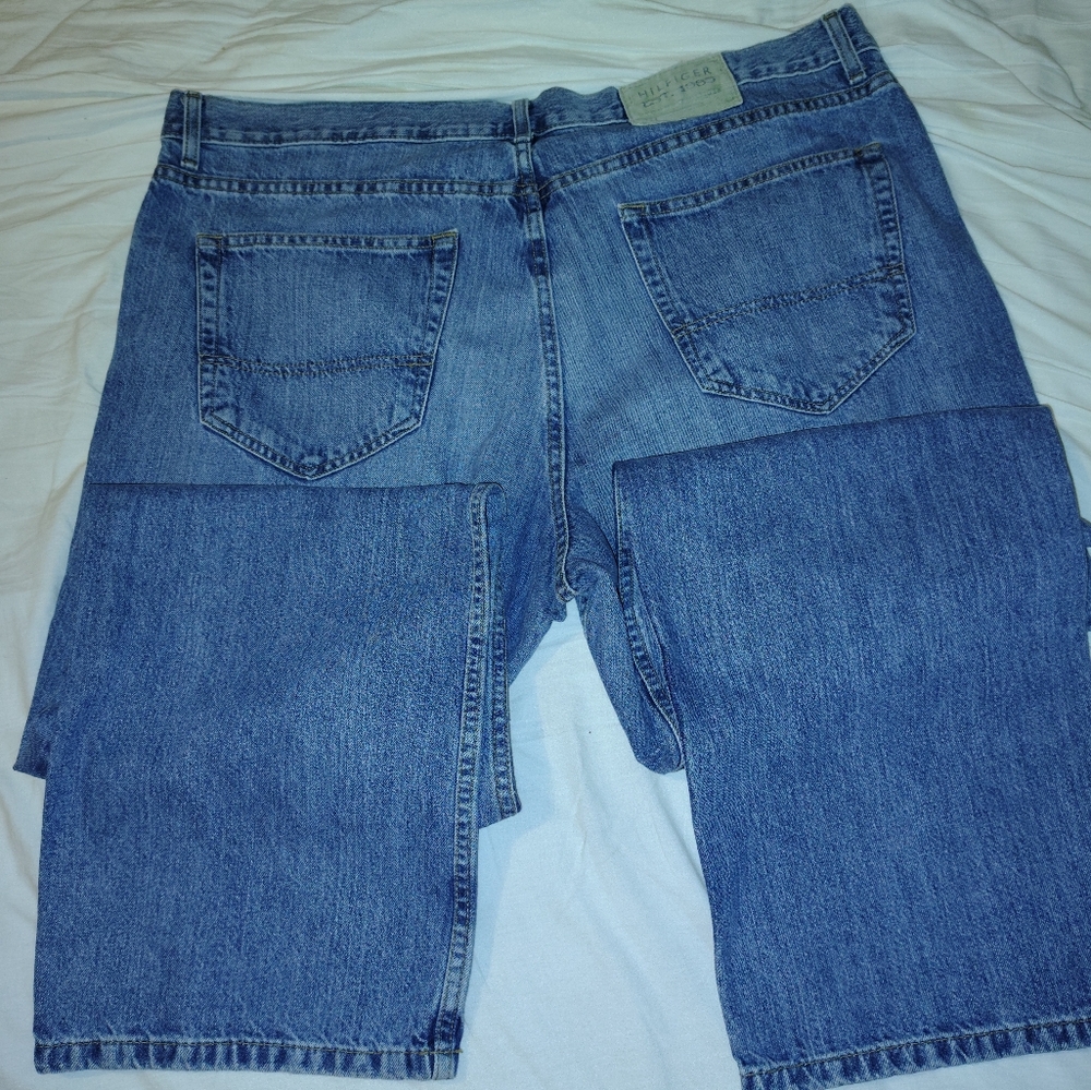 Tommy Hilfiger Classic Denim Blue Jeans. Relaxed And Comfortable, Sz 40/32 - Picture 2 of 4
